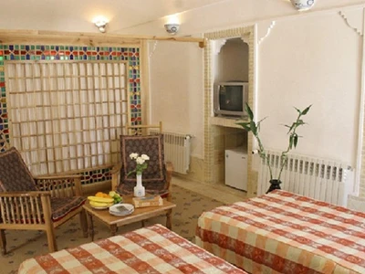 Akhavān Hotel