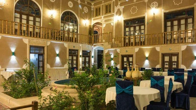 Firoozeh Traditional Hotel