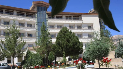 Yasuj Parsian Hotel