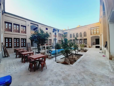 Chaharsoogh Traditional Hotel