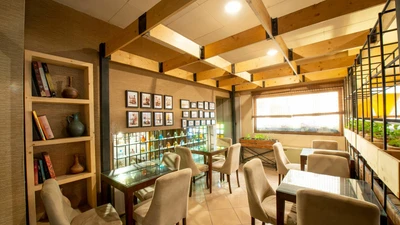 Roodaki Hotel