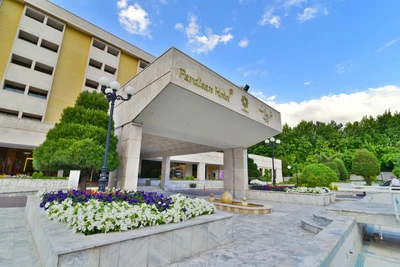 Pardisan Hotel