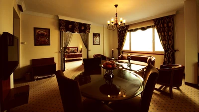 Raamtin Hotel