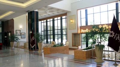 Pardisan Hotel