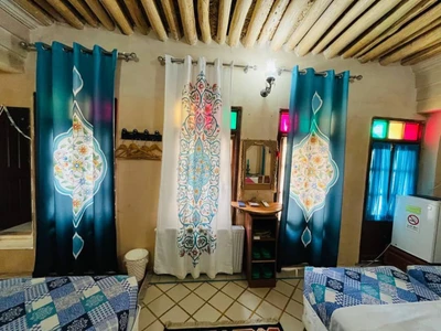 Mahmonir Traditional Hotel