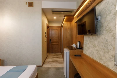 Liana Hotel