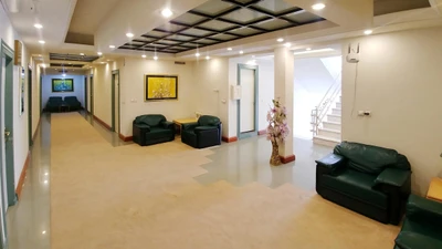 Akhavān Hotel