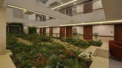 Shirazis Hotel