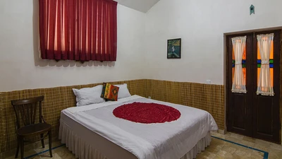 Malek Hotel