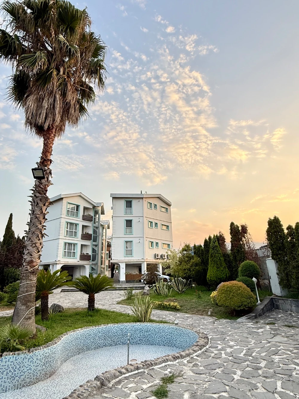 Barooj Hotel