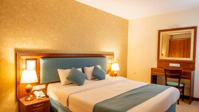 Shirazis Hotel
