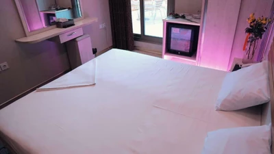 Sepahan Hotel
