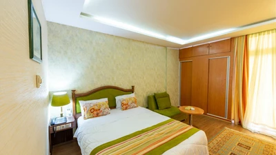 Parsian Ali-Qapu Hotel