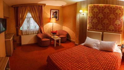 Parsian Ali-Qapu Hotel