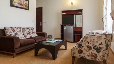 Aramesh Hotel