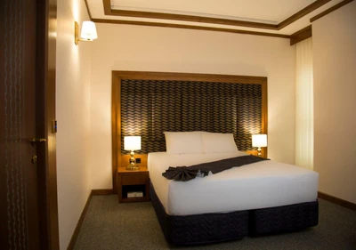 Javar Al-Molk Hotel
