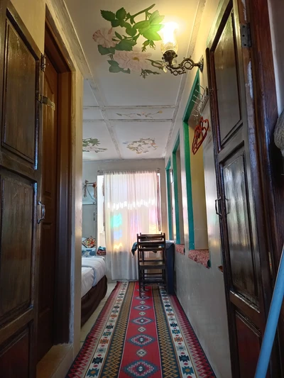 Mahmonir Traditional Hotel