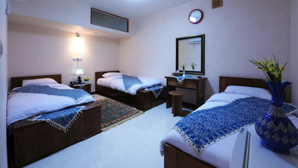 Jaam Firouzeh Hotel
