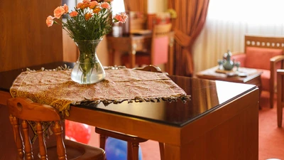Zandiyeh Hotel