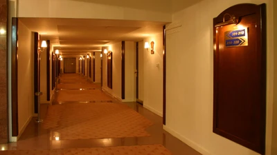 Laleh Hotel