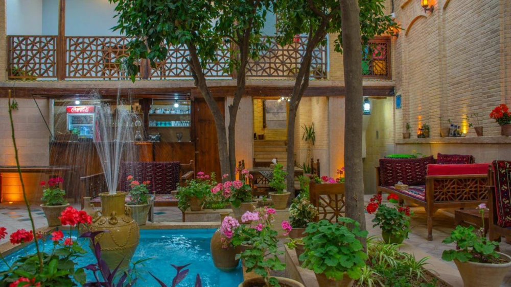 Tabesh Hotel