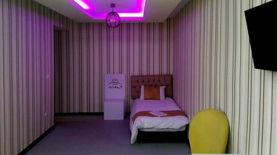 Aseman Shahr Hotel