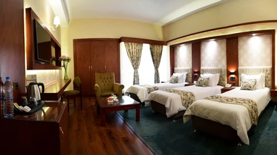 Pardisan Hotel