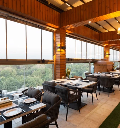 Chaharbagh Hotel