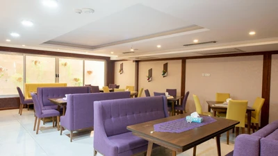 Shirazis Hotel