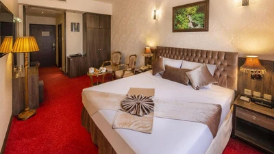 Kiana Hotel