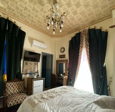 Shahparioun  Hotel