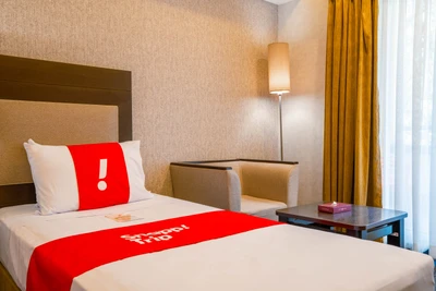 Parsian Evin Hotel