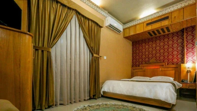 Zohreh Hotel