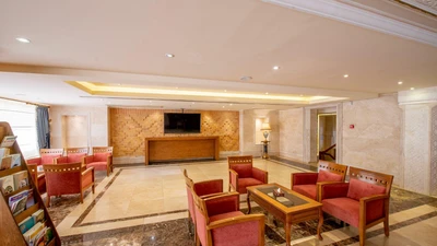 Zandiyeh Hotel