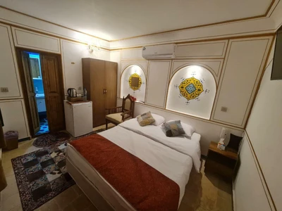 Hotel Tavousiyeh