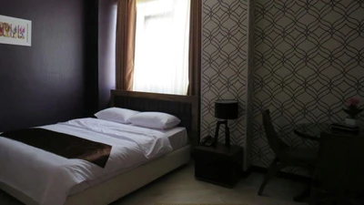 Kourosh Hotel