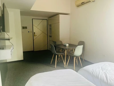 Rose Hotel