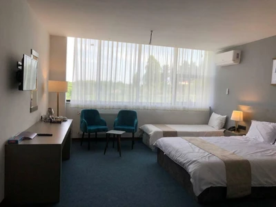 Aseman Shahr Hotel