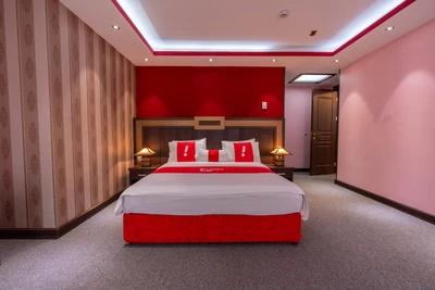 Gostaresh Hotel