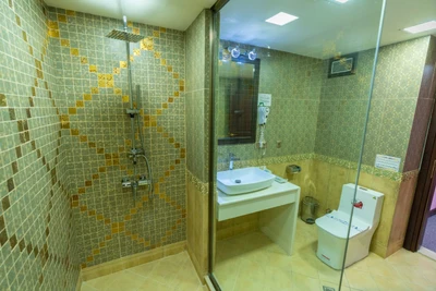 Gostaresh Hotel