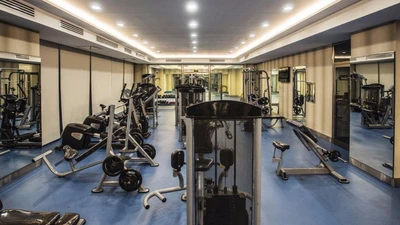 Laleh Park Hotel