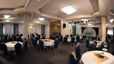 Parsia Grand Hotel
