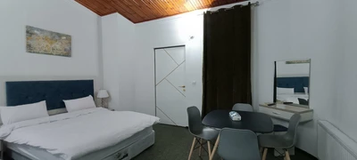 Rose Hotel