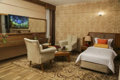 Pardisan Hotel