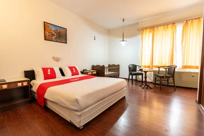New Naderi Hotel