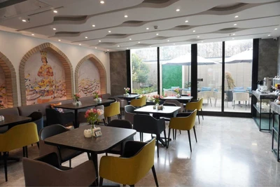 Karbat Hotel