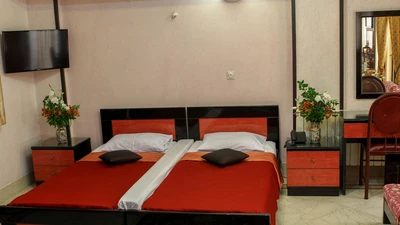 Hasht Behesht Hotel