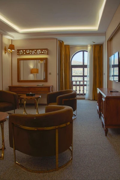 Rose Grand Hotel