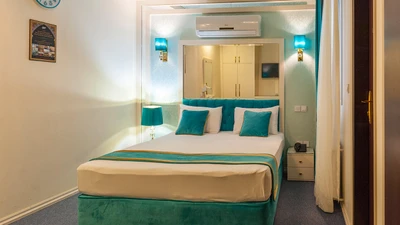 Sadra Hotel
