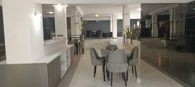Rose Hotel
